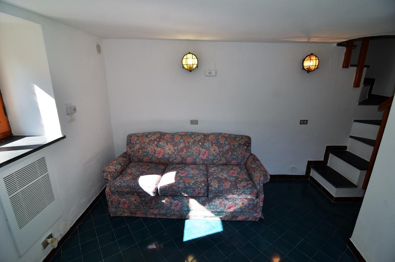 Lobster Cottage Apartment Леванто Екстериор снимка